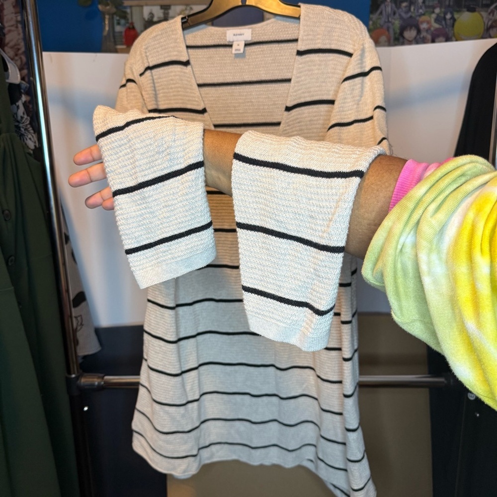 Old Navy size LX Cream and Black V-Neck Tunic Sweater - Picture 5 of 6